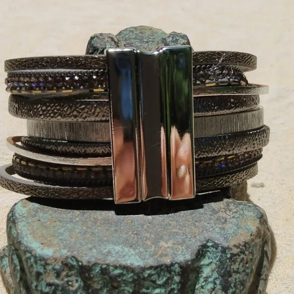 NWOT Multi strand Bracelet With Magnetic Closure In Silver Tones - Picture 3 of 6